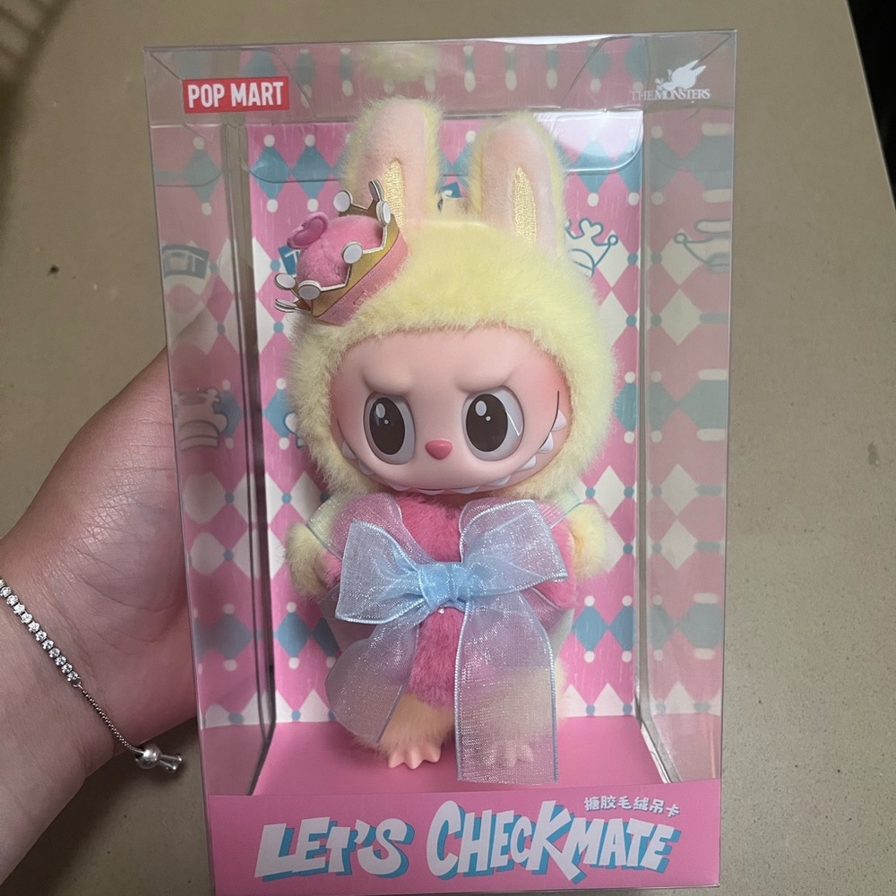 Let's Checkmate Labubu - Yellow and Pink